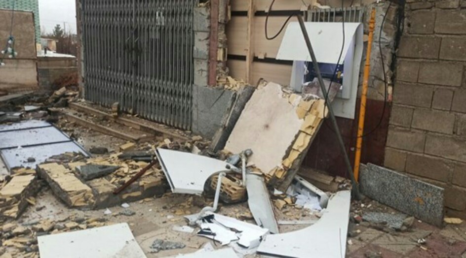 انتهاء عمليات الاغاثة في بلدة سي سخت الايرانية بعد وقوع الزلزال