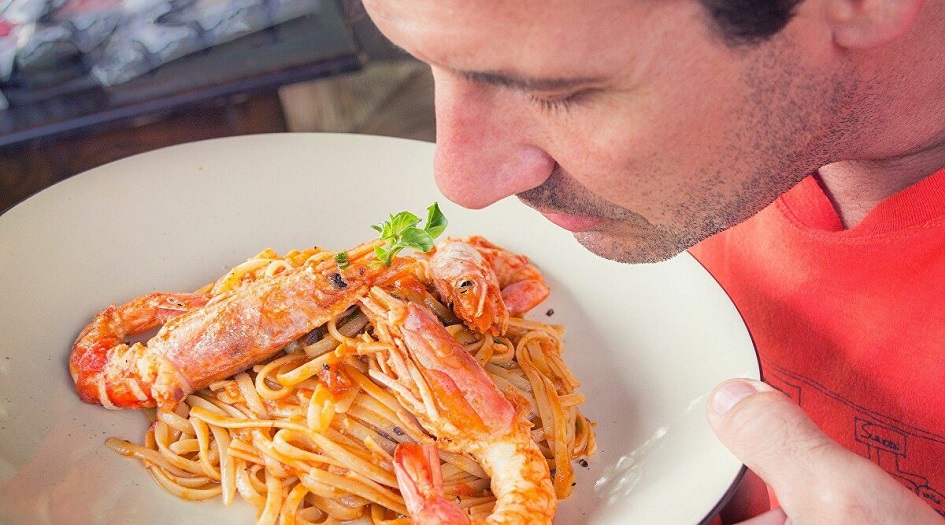 كم يستمر فقدان حاستي الشم والتذوق لدى متعافي كورونا؟