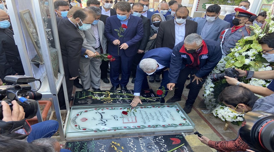 وزير السياحة الفنزويلي يزور مرقد الشهيد سليماني