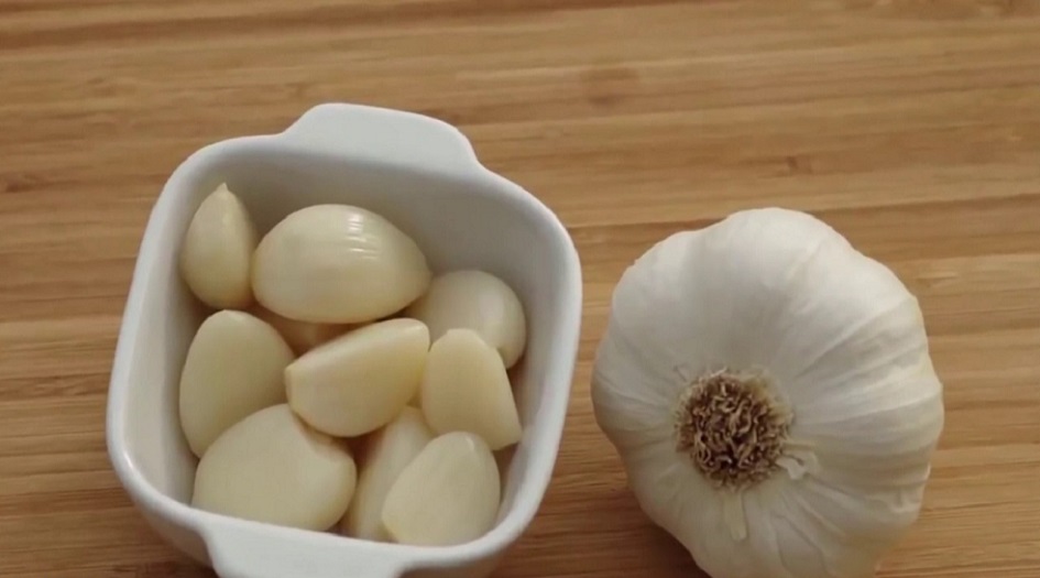 الثوم.. فوائد سحرية لتقوية البصر وعلاج الشعر