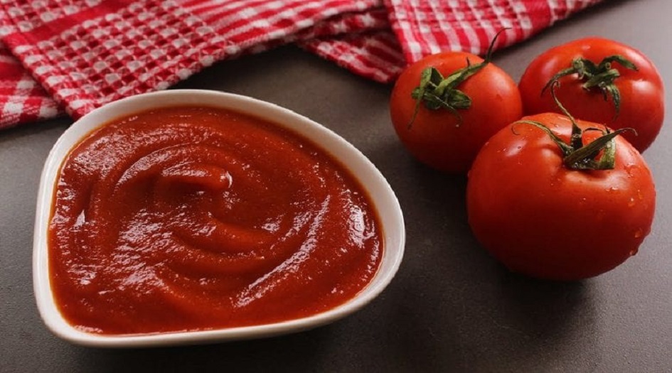 تحذيرات من تناول الكاتشب بكثرة مع الطعام