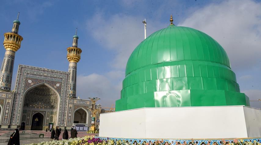 گنبد سبز پیامبر(ص) در صحن حرم رضوی +عکس