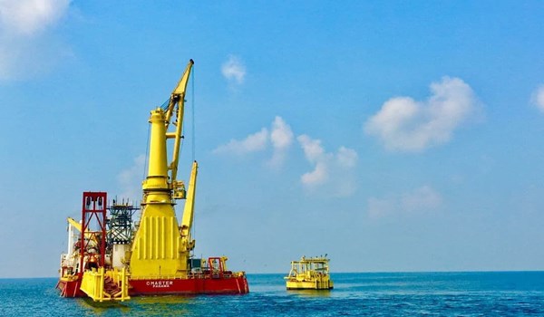 تركيب أول رصيف عائم لميناء جاسك النفطي بجنوب ايران