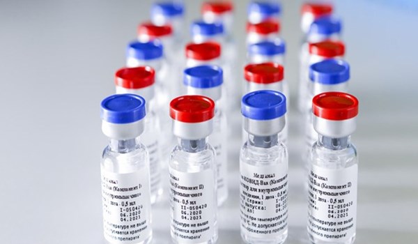 تسليم الشحنة الرابعة من لقاح "سبوتنيك في" الى مندوب السفارة الايرانية لدى موسكو