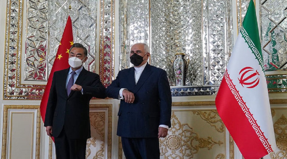 ظريف مغردا : يسعدني أن أرحب بنظيري الصيني في طهران