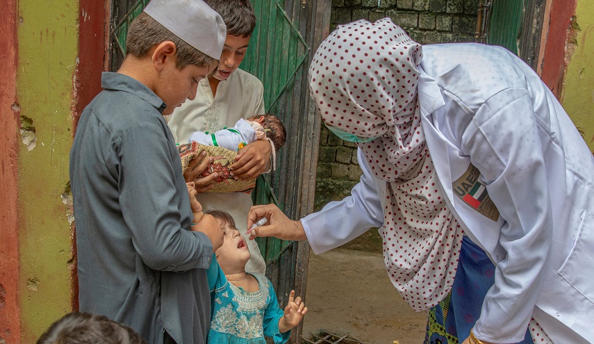 اغتيال 3 عاملات في حملة لتطعيم الأطفال في أفغانستان