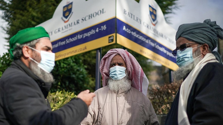 غضب إسلامي بعد الإساءة للرسول(ص) في بريطانيا وتحذير لـ"جونسون"