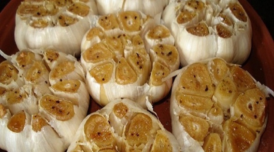 فوائد صحية لتناول الثوم المشوي