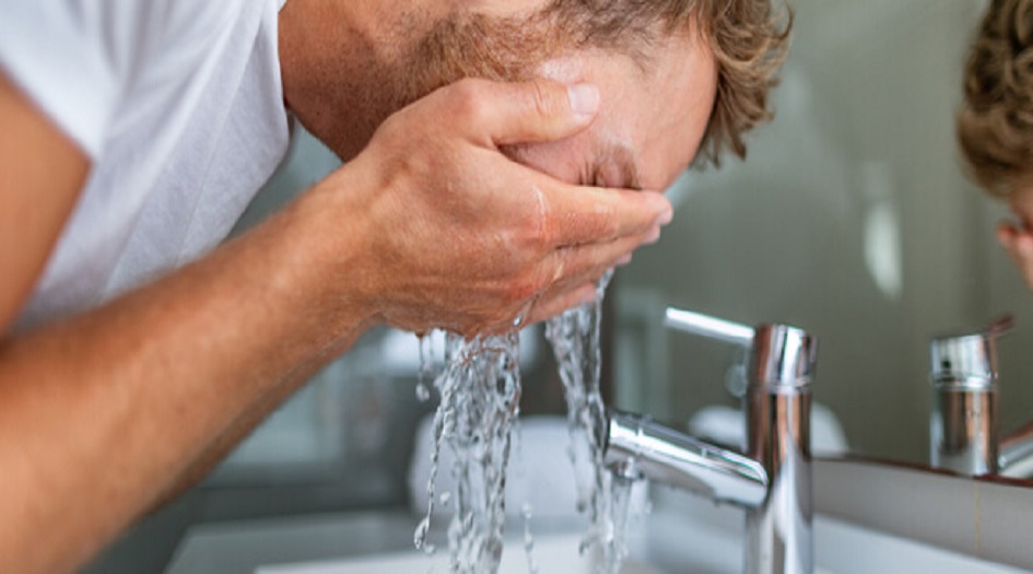 كم مرة يجب أن تغسل وجهك في اليوم؟