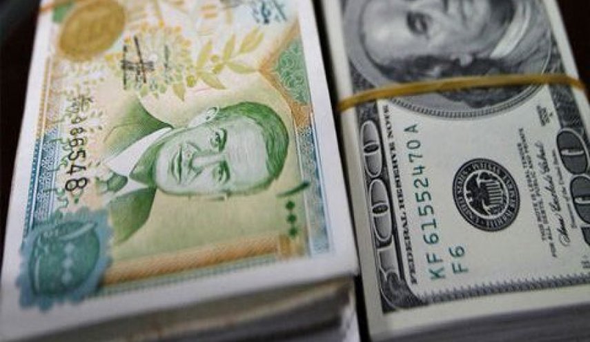 سوريا: الاعلان عن بيع الدولار الأمريكي في محلات الصرافة لهذه الفئات