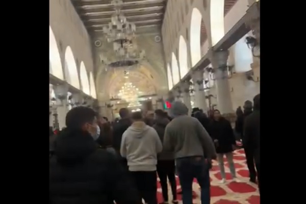 درهاي مسجدالاقصي به روي روزه‌داران بازشد
