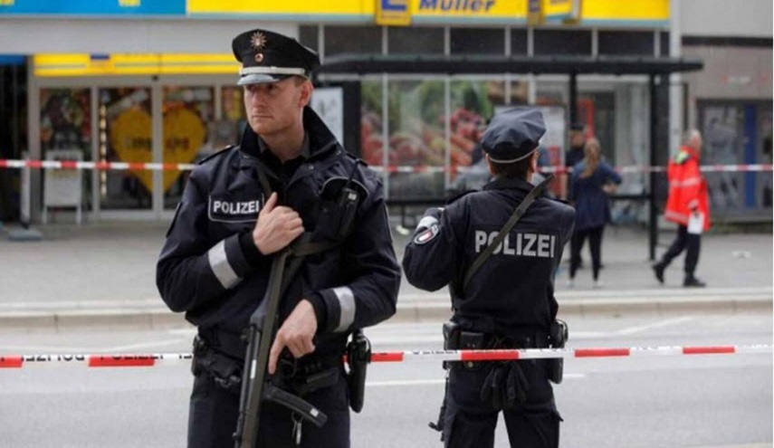 مداهمات واعتقالات بدول أوروبية لشركات تدير عمليات احتيال إلكتروني مرتبطة بالكيان الإسرائيلي