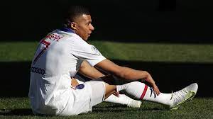 سان جيرمان يعلن إصابة مبابي قبل أيام من مواجهة "السيتي"