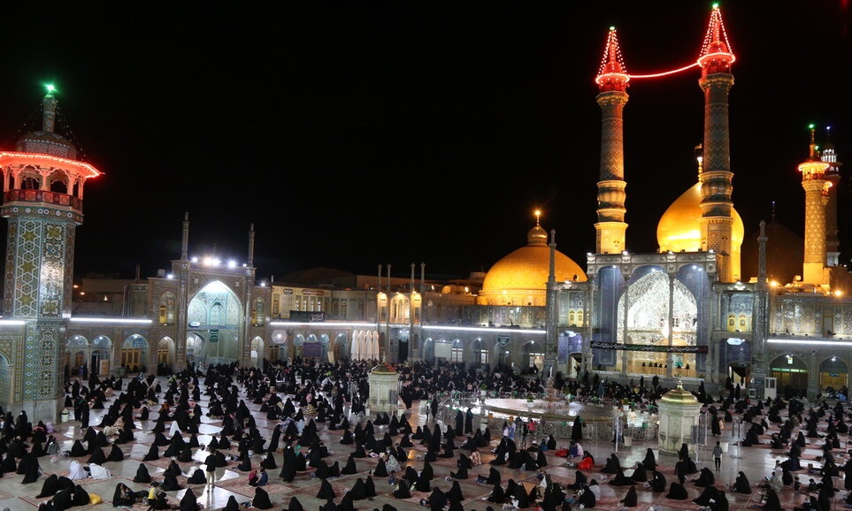 تصاویر / مراسم احیای شب بیست و یکم ماه رمضان در حرم حضرت معصومه (س)