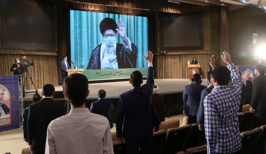 قائد الثورة الاسلامية: الصهاينة لا يفهمون سوى لغة القوة