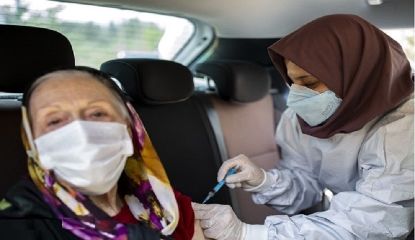 الصحة الايرانية.. تطعيم الأشخاص الذين تبلغ أعمارهم 75 عامًا فما فوق