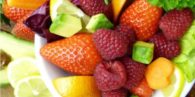 تحميك من الجلطة الدماغية.. احرص على تناول هذه الثمرة