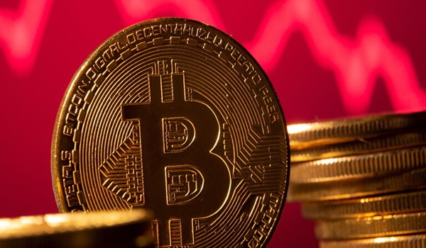 مالكو عملات "البيتكوين" يعلنون الحرب على إيلون ماسك