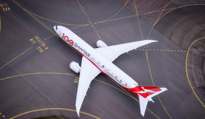 طيار ينام 40 دقيقة في قمرة القيادة .. ويتجاوز المطار!