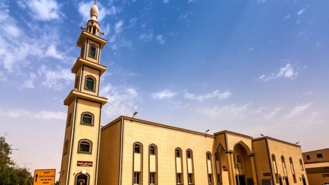 مكبرات الصوت في السعودية.. حلال في الغناء حرام في الدعاء!