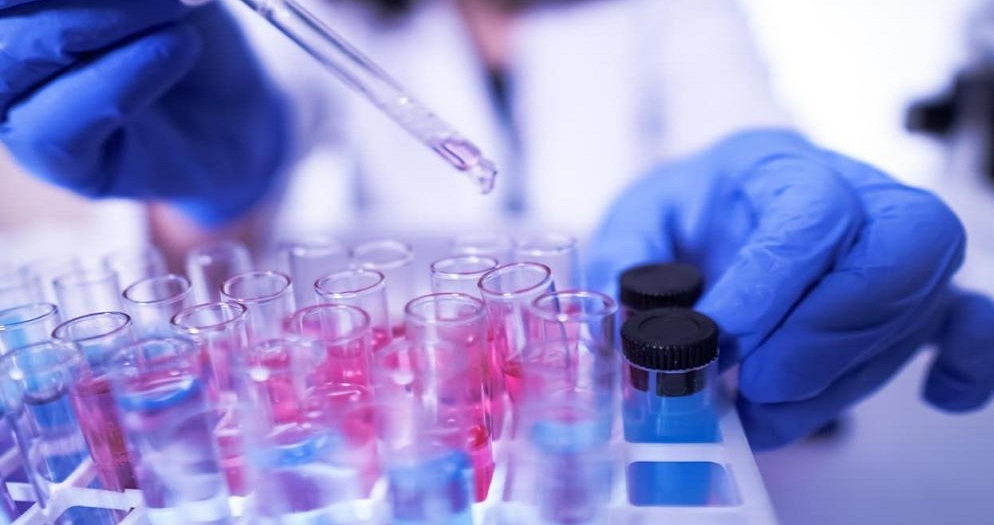 أحدهما للالتهاب والآخر للإيدز.. عقاران واعدان لعلاج كورونا