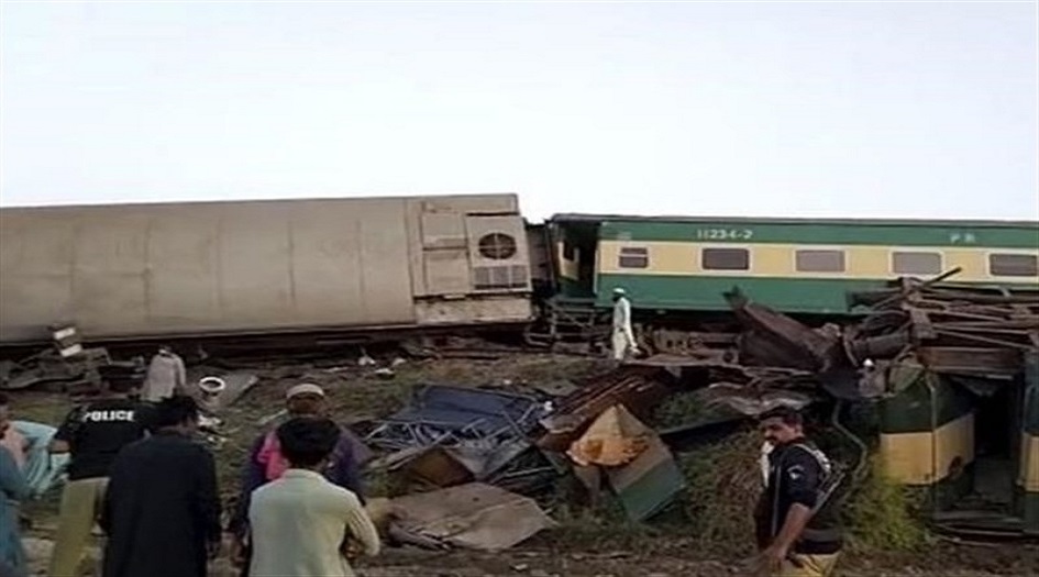 باكستان: 63 قتيلاً حصيلة ضحايا حادث اصطدام قطارين