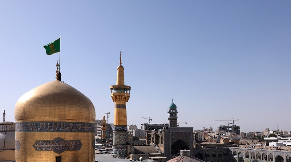 تزامناً مع بدء احتفالات عشرة الكرامة...تزئين الأروقة والحرم الرضوي الطاهر +صور