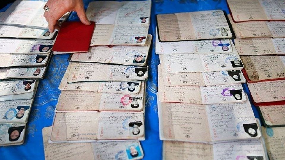 همراه داشتن شناسنامه و کدملی برای رای دهندگان ضروری است