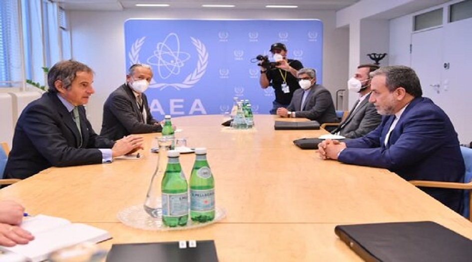 عراقجي يبحث مع غروسي احدث التطورات في إحياء الاتفاق النووي 