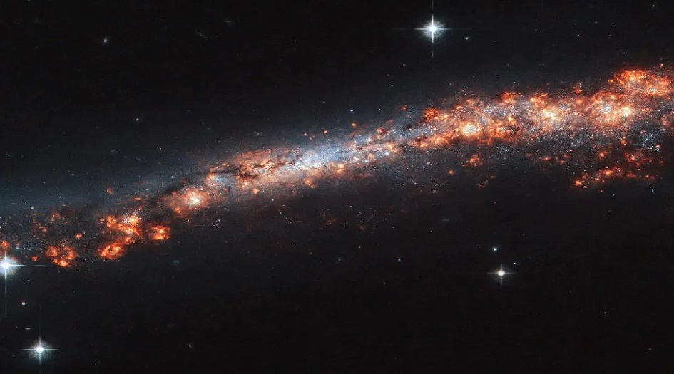 علماء يكتشفون “قوس المجرات العملاق”!