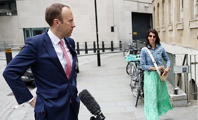 وزير الصحة البريطاني يقدم استقالته بسبب فضيحة اخلاقية