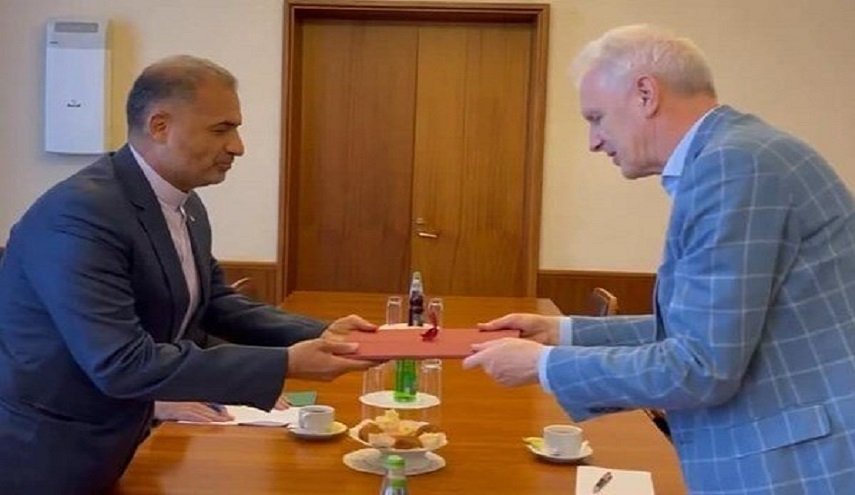 تسليم رد الرئيس الإيراني المنتخب على تهنئة فلاديمير بوتين