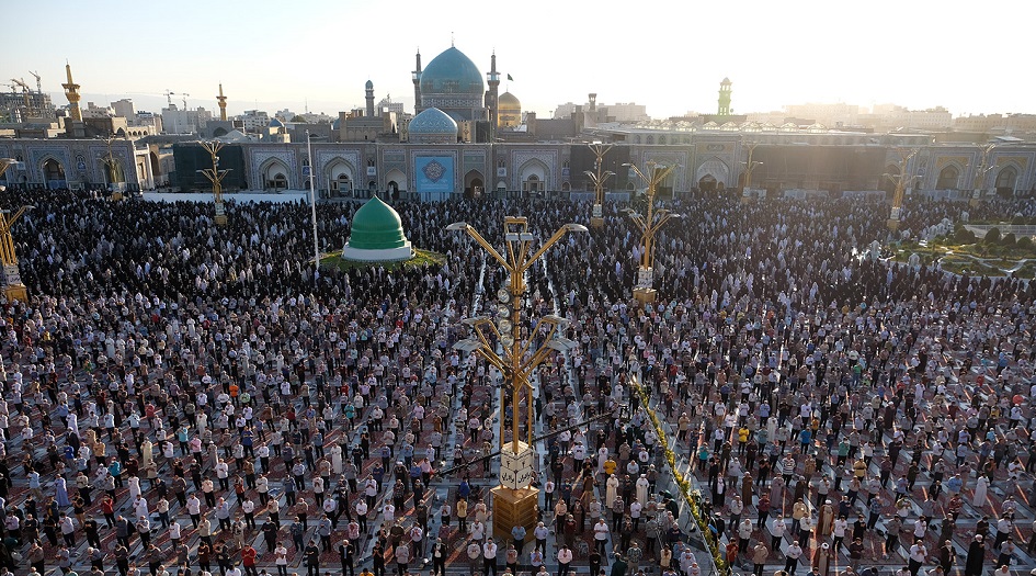 بالصور...  صلاة عيد الأضحى في العتبة الرضوية المقدسة