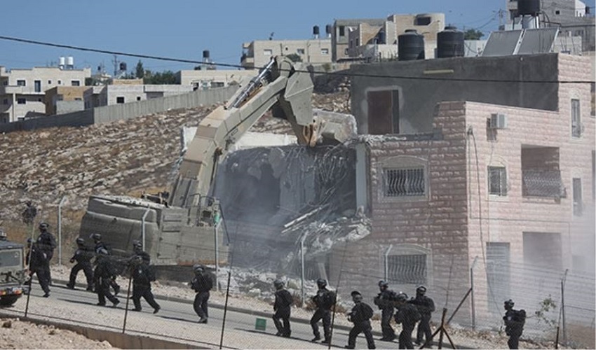 الاحتلال الصهيوني يخطر مقدسيا من سلوان بهدم منزله خلال 3 أسابيع