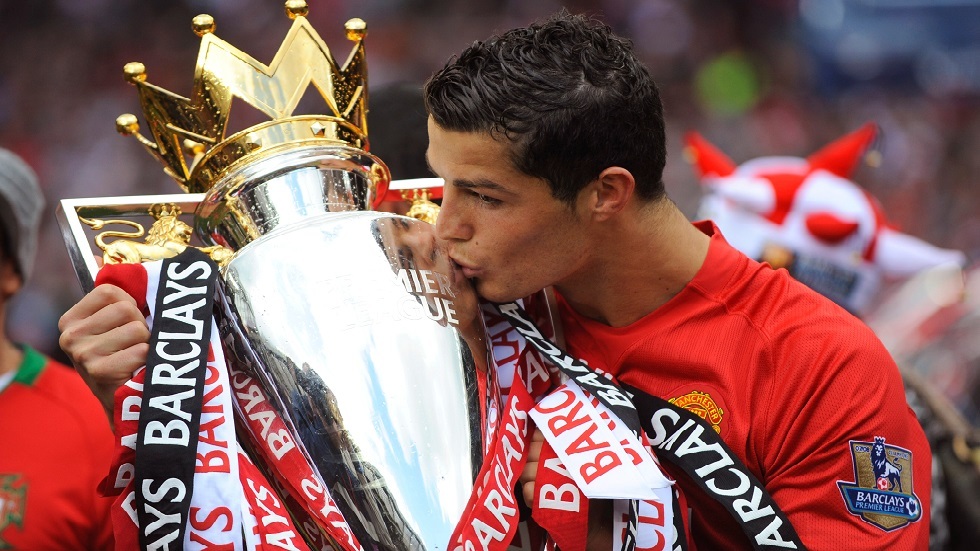  رسمياً.. كريستيانو رونالدو يعود لمانشستر يونايتد