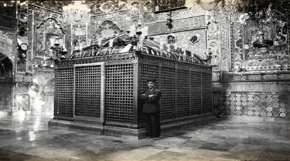 شاهد.. كيف كانت إنارة الحرم الرضوي قبل عصر الكهرباء؟