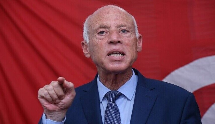 الرئيس التونسي يتهم خصومه ببث الفوضى والفتنة في البلاد
