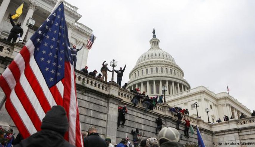 استدعاء 4 مقربين من ترامب للشهادة حول دوره في اقتحام الكابيتول