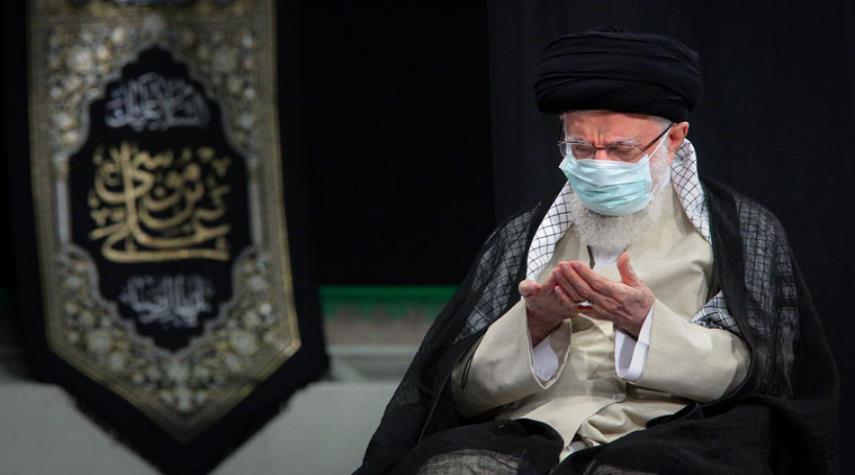 مراسم عزاء بذكرى استشهاد الإمام الرضا (ع) بحضور الإمام الخامنئي +صور