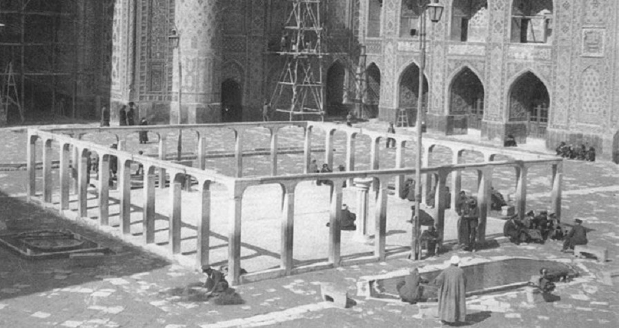 درباره مسجد پیرزن چه می‌دانید؟