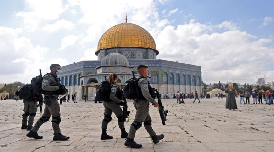 قوات الكيان الصهيوني تشن حملة مداهمات وتعتقل فلسطينيين من نابلس