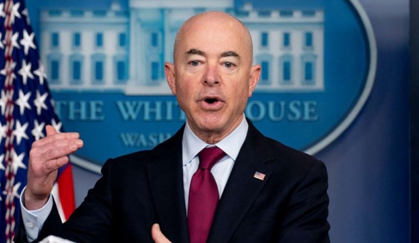 اصابة وزير امريكي بكورونا رغم تلقيه جرعتين من اللقاح