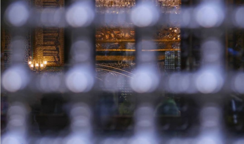 سارع وسجل اسمك للزيارة بالانابة عند ضريح الامام الرضا {؏}