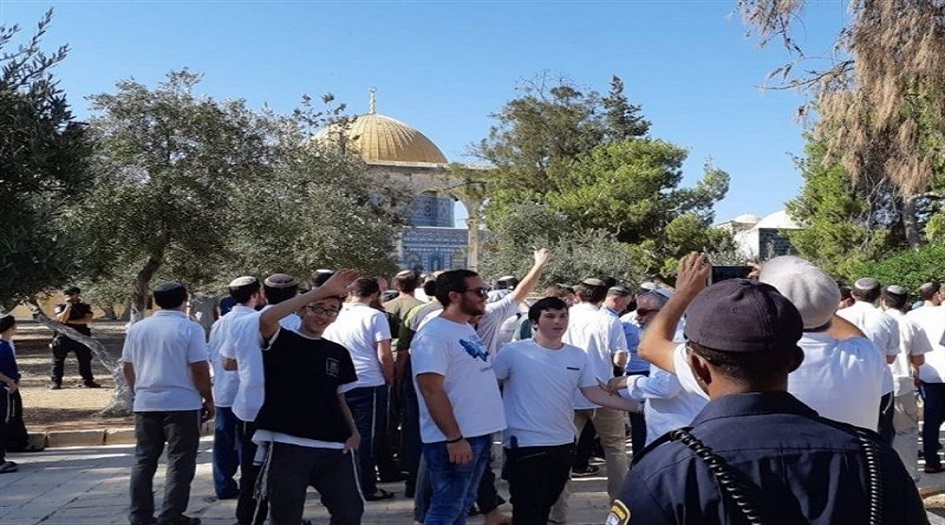 مستوطنون يقتحمون المسجد الأقصى