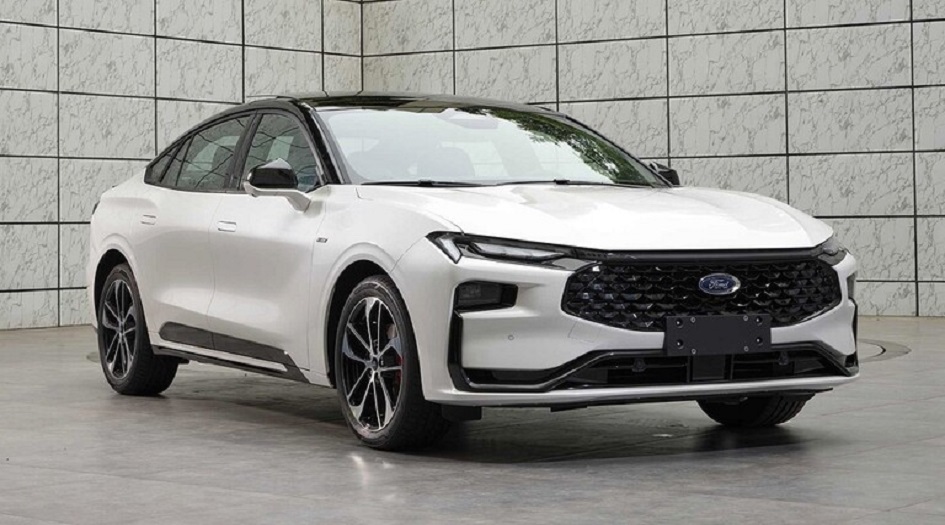 فورد تزيح الستار عن أحدث منافس لسيارات Camry