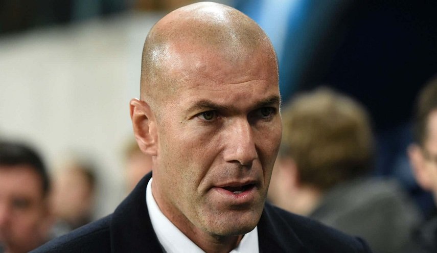 زيدان يرفض عرضا للتدريب في بلد عربي