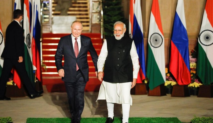 روسيا والهند توقعان اتفاقات تجارية وصفقات أسلحة خلال زيارة بوتين