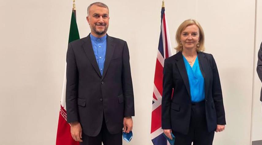 وزيرة خارجية بريطانيا تعد بتسديد دين بلادها الى ايران