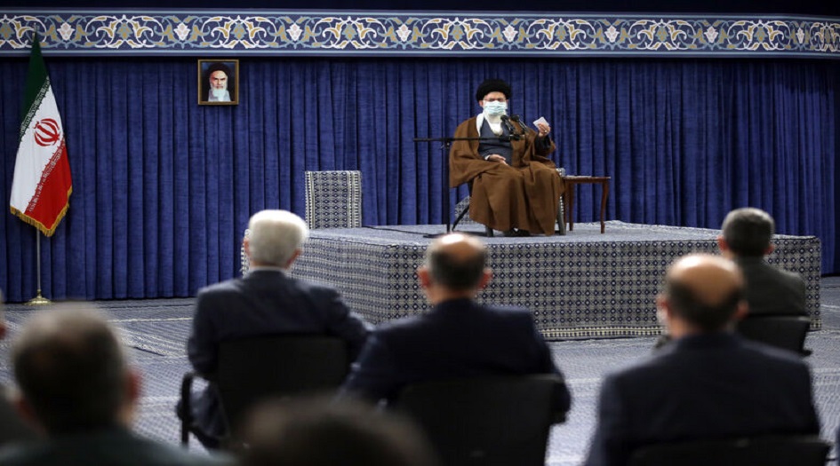 الامام الخامنئي: السيدة زينب (س) اثبتت عظمة القوة الروحية والفكرية للمرأة