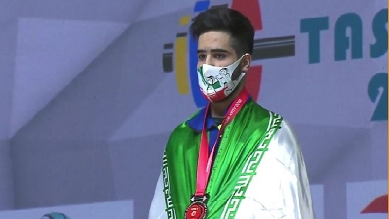 الرباع الايراني "جوادي" يتقلد ثلاث ميداليات في بطولة العالم لرفع الاثقال